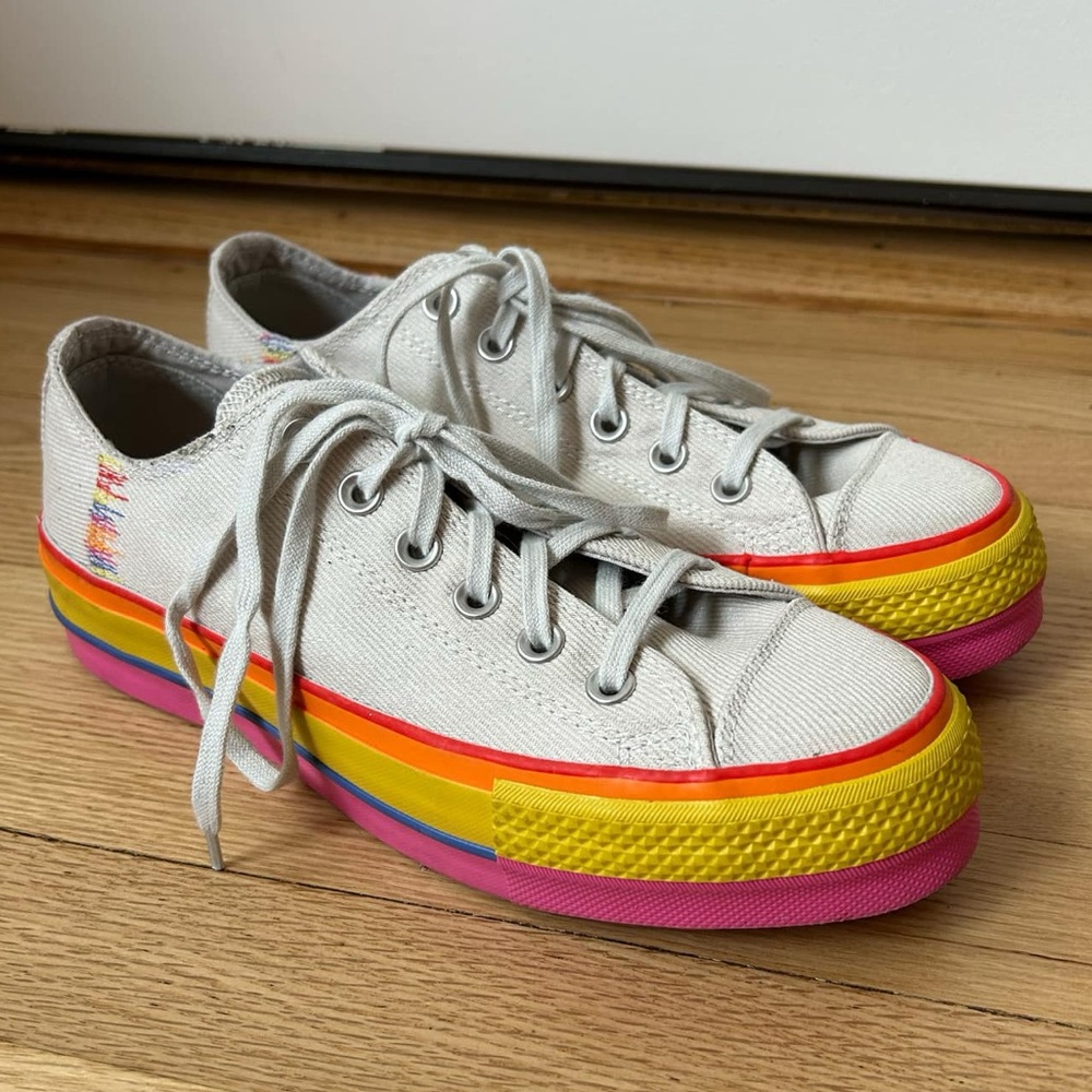 Converse Chuck Taylor All Star Lift Low Rainbow Vintage White size‎ 8 shoes